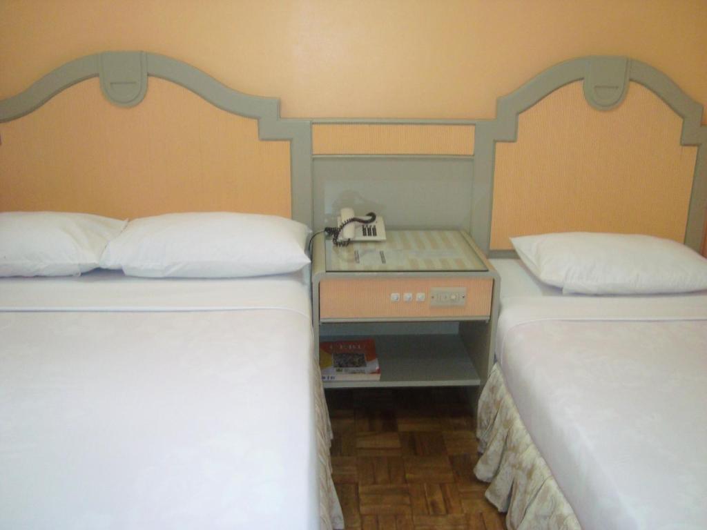 Cebu Northwinds Hotel Room photo