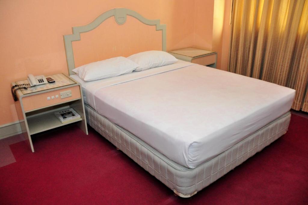 Cebu Northwinds Hotel Room photo